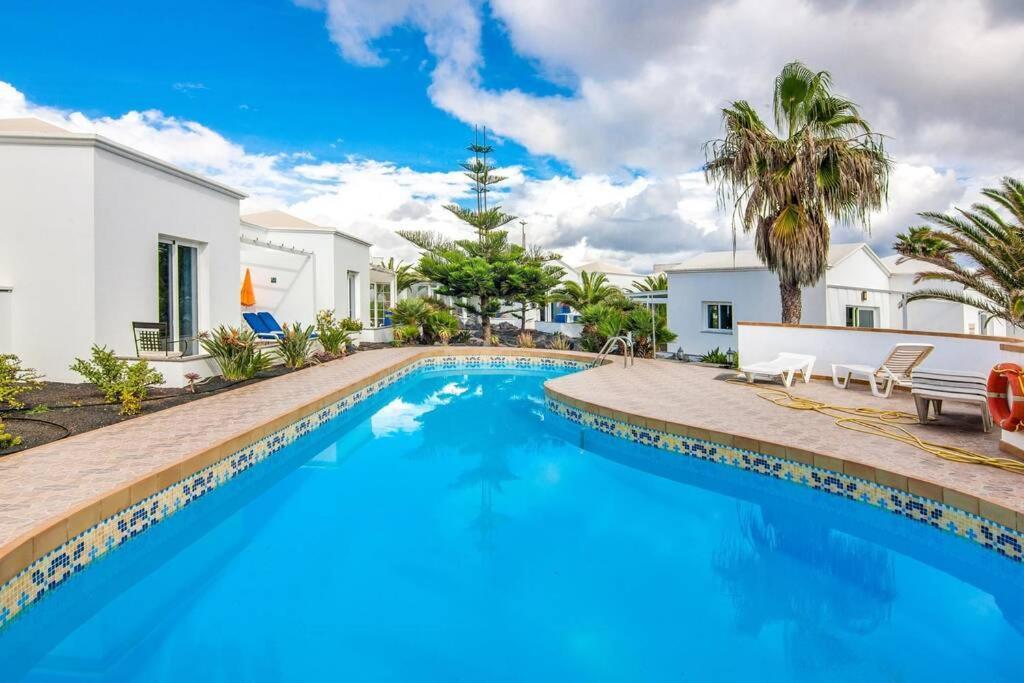 Luxurious Bungalow A2 In A Quiet Complex With Pool 100M From The Sea Чарко-дель-Пало Экстерьер фото